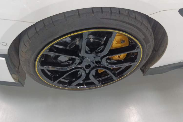 Used Xiaomi Auto SU7 Ultra 2025 Ultra Model Left Front Wheel Hub