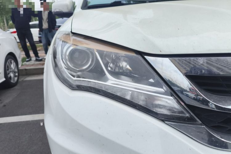 Used BYD S7 2016 2.0T Automatic Prestige Plus Right Front Headlight