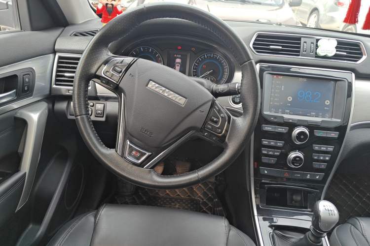 Used Haval H2 2018 Red-Label 1.5T Manual Two-Wheel Drive Luxury Model
