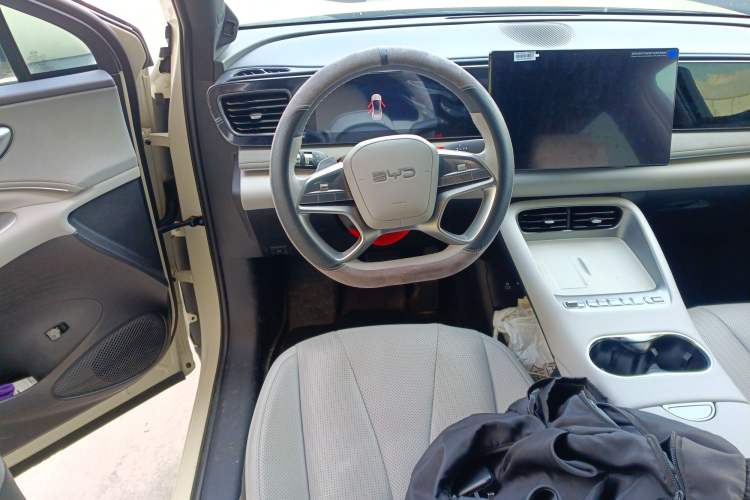 Used BYD Sealion 06 New Energy 2025 Model DM-i 170 Navigation Pro Edition Steering Wheel