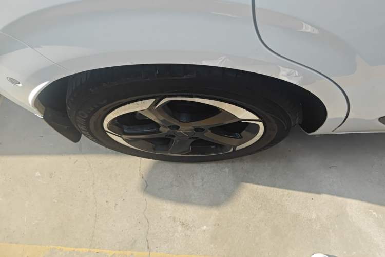 Used Dongfeng NAMMI 01 2024 New Edition 430 Max Smart+ Right Rear Wheel Hub