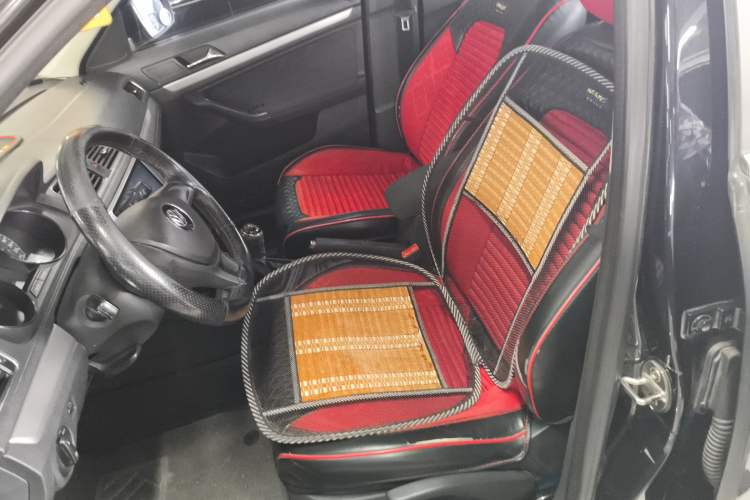 Used Volkswagen Lavida 2015 1.6L Manual Fashion Edition
