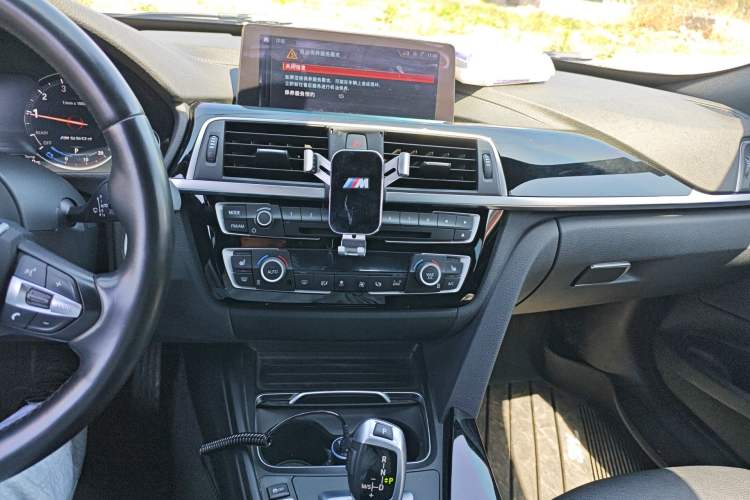 Used BMW 3 Series GT 2019 320i M Sport Package Audio And AC Panel