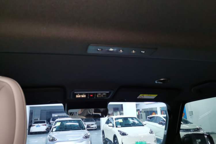 Used iCAR V23 2025 501 Four-Wheel Drive Advanced Version Headliner