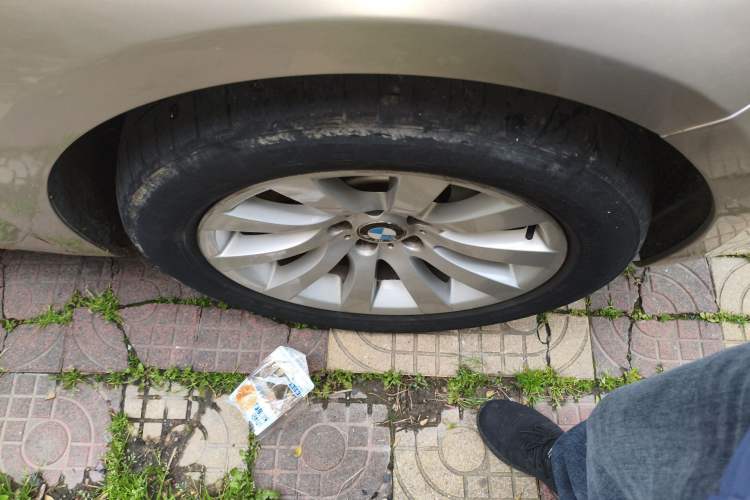 Used BMW 5 Series GT 2011 535i Elegant Edition Right Front Wheel Hub