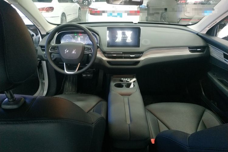 Used Hongqi E-QM5 2025 500km Range Commuter Version
