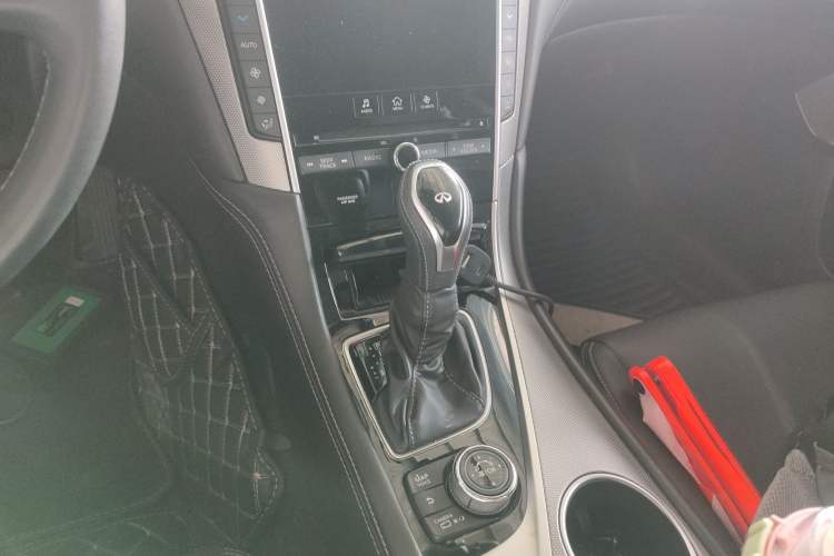 Used Infiniti Q50L 2018 2.0T Enjoyment Edition China V standard
