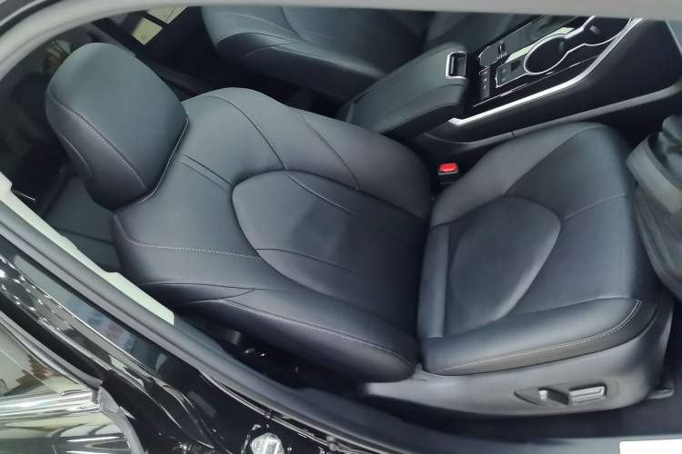 Used Toyota Highlander 2022 Dual-Engine 2.5L Four-Wheel Drive Prestige Version 7 Seats
