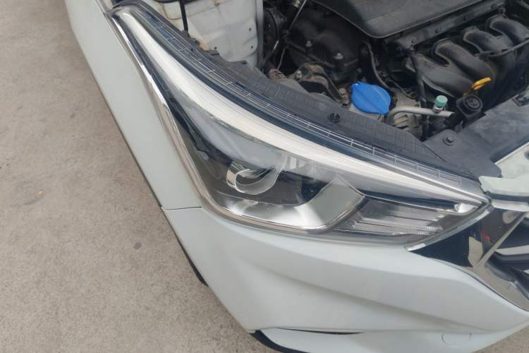 Used Hyundai ix25 2017 1.6L Automatic Smart Version Right Front Headlight