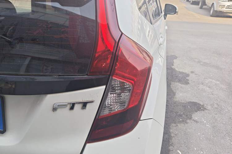 Used Honda Fit 2018 1.5L CVT Comfort Sunroof Version