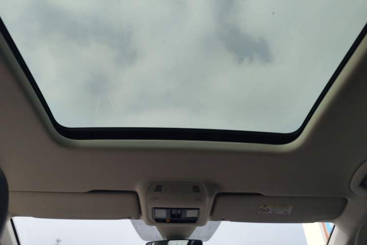 Used Volkswagen Viloran 2023 Facelift 330TSI Luxury Edition Headliner