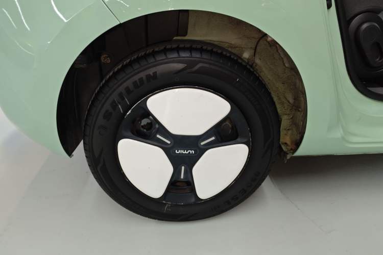 Used CHANGAN NEVO Lumin 2022 155 km – Refreshingly Sweet Edition Right Rear Wheel Hub