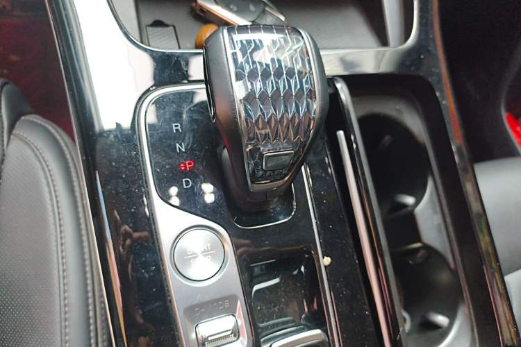 Used GAC Trumpchi M8 2024 Master Series 400T Prestige Edition Gear Lever