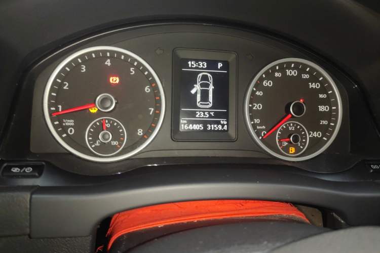 Used Volkswagen Tiguan 2015 1.8TSI Automatic Two-Wheel Drive Trend Edition Odometer Close Up