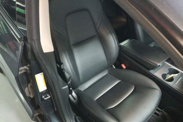 Used Tesla Model 3 2021 Standard Range Rear-Drive Upgraded Version Right Front Seat