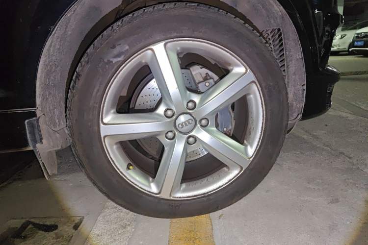 Used Audi Q7 2014 35 TFSI Sport Edition Right Front Wheel Hub