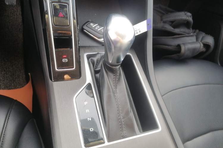 Used Roewe i5 2023 1.5L CVT Luxury Edition Gear Lever