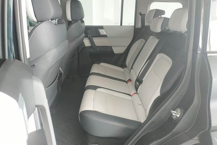 Used iCAR 03 2024 501km Four-wheel Drive Long-range Intelligent Driving Edition Left Rear Seat