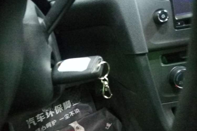 Used Volkswagen Golf 2014 1.6L Manual Fashion Edition
