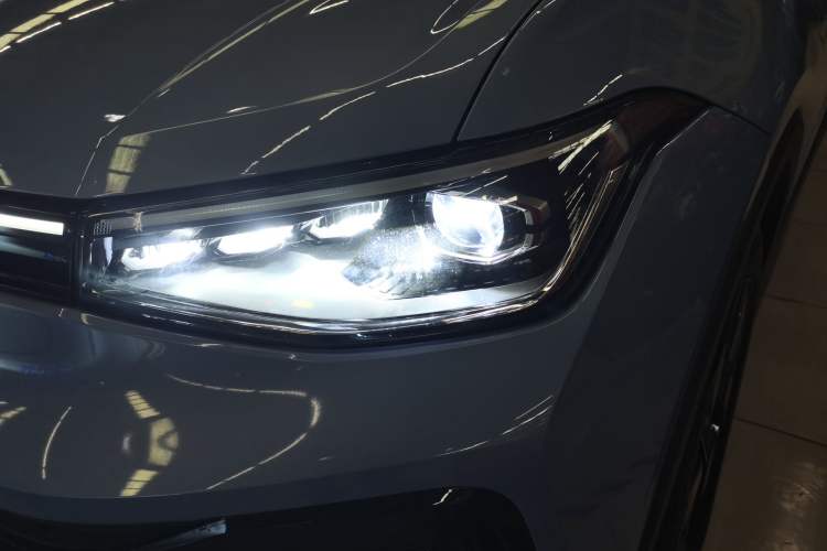 Used Volkswagen Tharu 2025 NewRui 300TSI Prestige Edition
