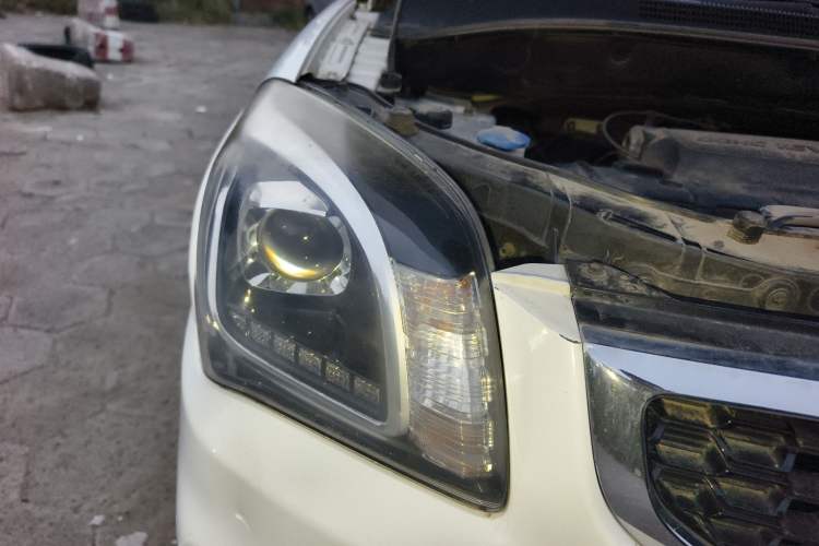 Used Kia Sportage 2013 2.0L Automatic Two-Wheel Drive GLS Trim Right Front Headlight