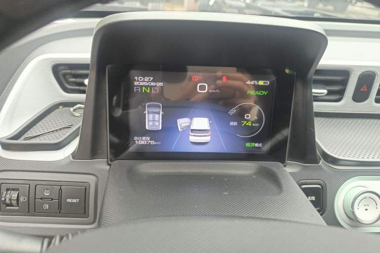 Used Wuling Hongguang MINIEV 2022 Macaron Premium Model – Lithium Ternary Battery