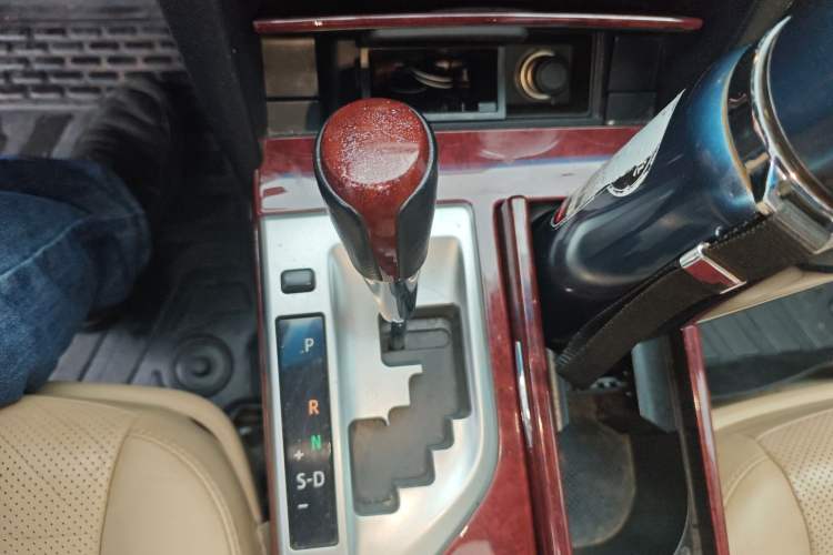 Used Toyota Camry 2012 2.0G Luxury Edition Gear Lever