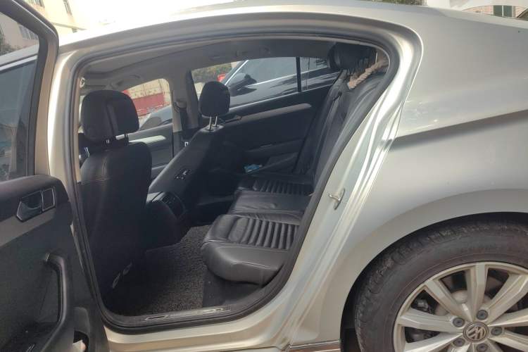 Used Volkswagen Magotan 2017 330TSI DSG Leading Model Left Rear Seat