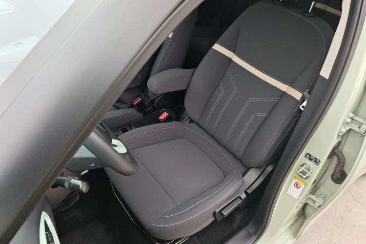 Used ORA White Cat 2022 Upgraded Model 305km Range Luxury Version Lithium-Ion Battery
