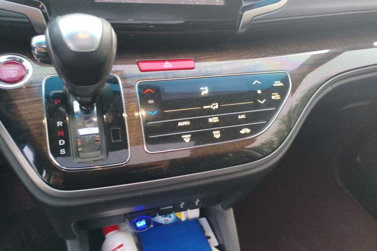 Used Honda Odyssey 2015 Updated Version 2.4L Smart Edition
