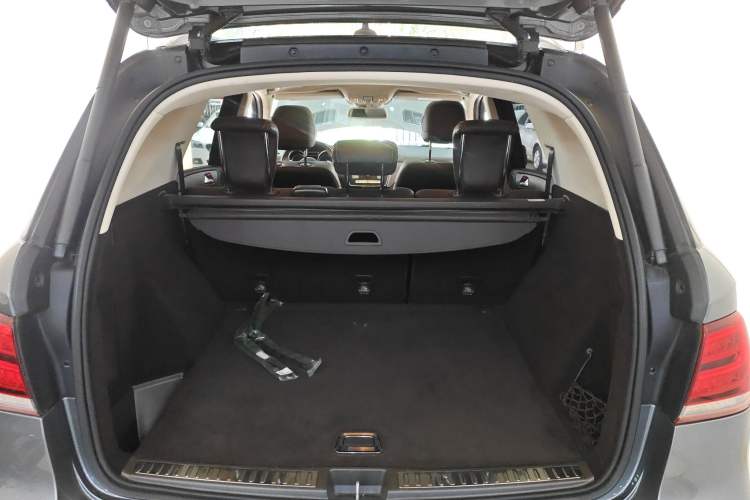 Used Mercedes-Benz GLE-Class 2017 GLE 400 4MATIC Middle East version