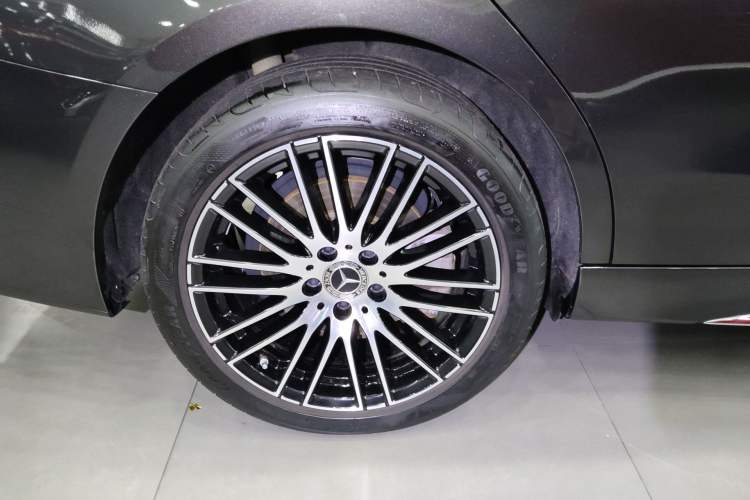 Used Mercedes-Benz C-Class 2023 Second Facelift C 260 L Sport Edition Right Rear Wheel Hub