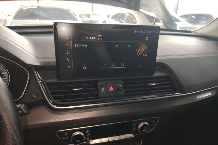 Used Audi Q5L 2022 40T Luxury Dynamic Model Audio And AC Panel