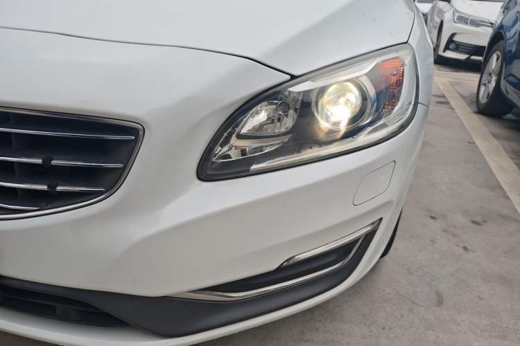 Used Volvo S60 2016 S60L T4 Zhiyuan Edition
