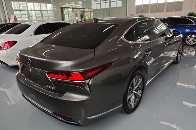 Used Lexus LS 2020 500h Excellence Edition China VI standard