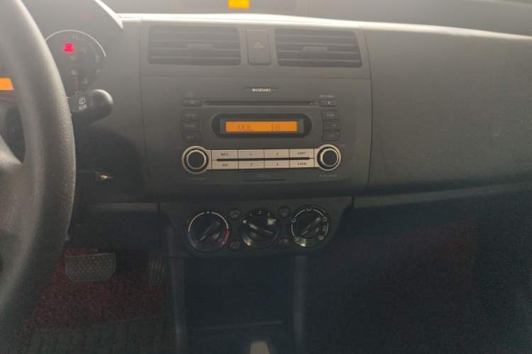 Used Suzuki Swift 2014 1.5L Automatic Fashion Edition Audio And AC Panel