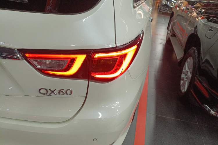 Used Infiniti QX60 2018 2.5 S/C Hybrid Two-Wheel-Drive Champion Family Edition