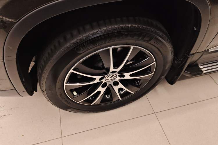 Used Volkswagen Tiguan 2015 1.8TSI Automatic Two-Wheel Drive Luxury Model