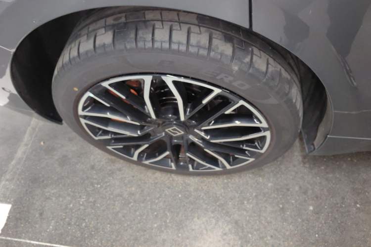 Used Zeekr 001 2025 YOU Edition 100 kWh All-Wheel Drive
