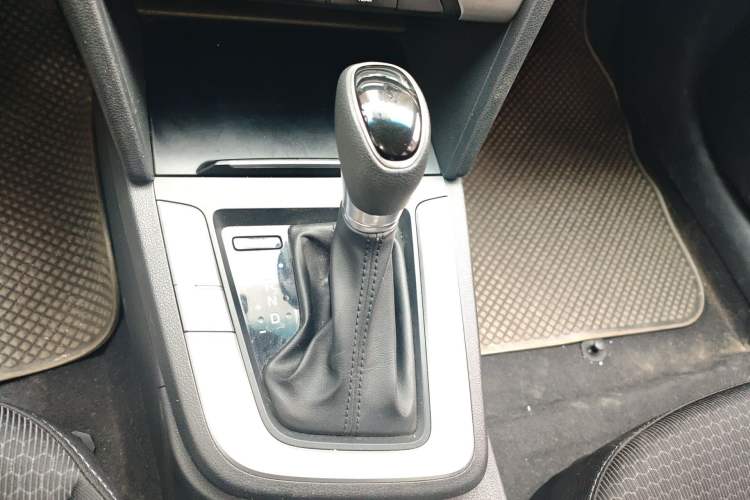 Used Hyundai Elantra (6th Generation / Lingdong) 2016 1.6L Automatic ZhiXuan – Elite Version