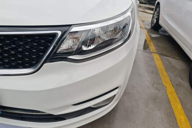 Used Kia K2 2015 Sedan 1.4L MT GLS Left Front Headlight