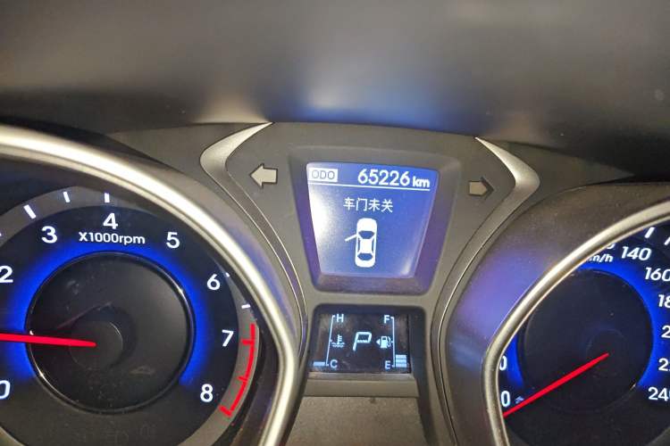 Used Hyundai Elantra (5th Generation / Langdong) 2015 1.6L Automatic Leading Model Odometer Close Up