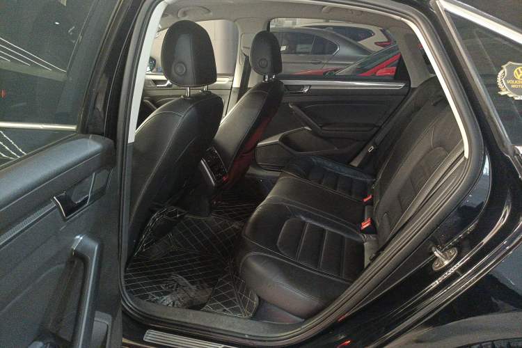 Used Volkswagen Passat 2017 330TSI DSG Luxury Edition Left Rear Seat