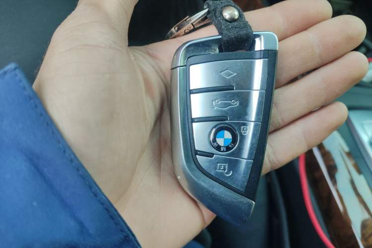 Used BMW X5 2011 xDrive35i Luxury Model
