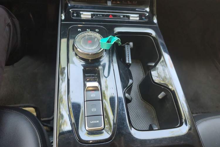 Used Wuling Xingguang 2024 Co-Creation Edition 510 Advanced Model Gear Lever
