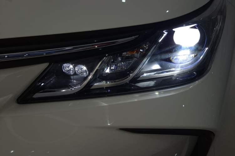 Used Toyota Corolla 2023 1.8L Smart Electric Hybrid Dual-Motor Elite Edition
