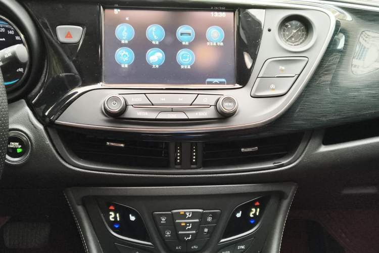 Used Buick Envision 2017 28T Four-Wheel Drive Elite Model Audio And AC Panel