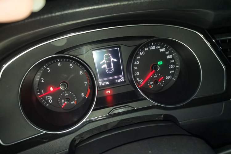 Used Volkswagen Magotan 2017 330TSI DSG Leading Model Instrument Cluster