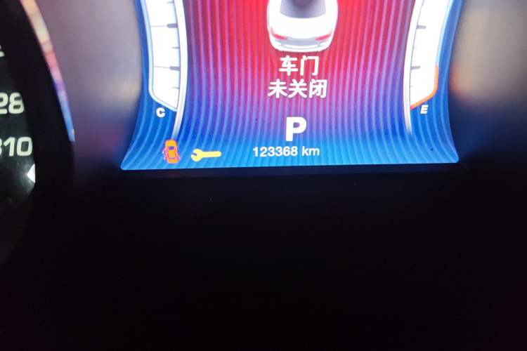 Used Maserati President 2013 3.0T Standard Model Odometer Close Up