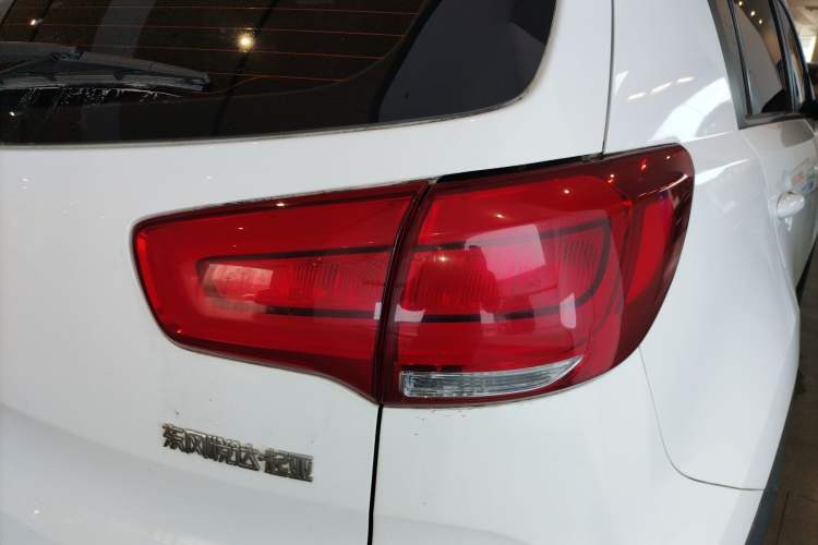 Used Kia Sportage R 2015 2.0L Manual Two-Wheel Drive GL Model
